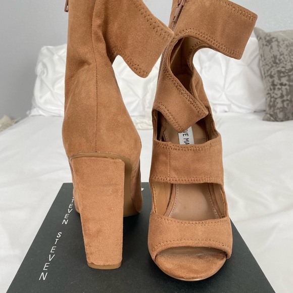 Steve Madden Tawnie Tan Suede Caged Heels - Picture 4 of 8